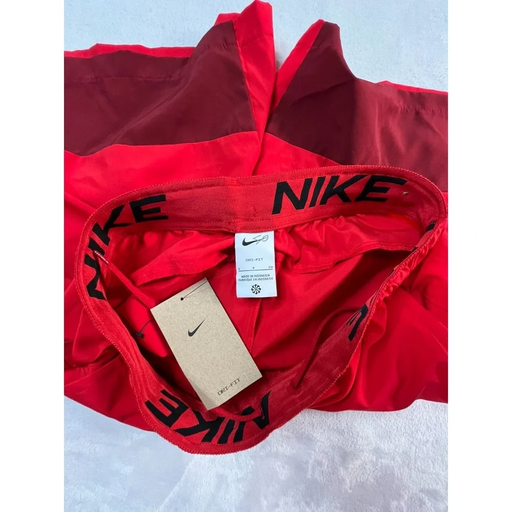 NWT NIKE Dr-FIT Totality Mens S Shorts Red‎  8